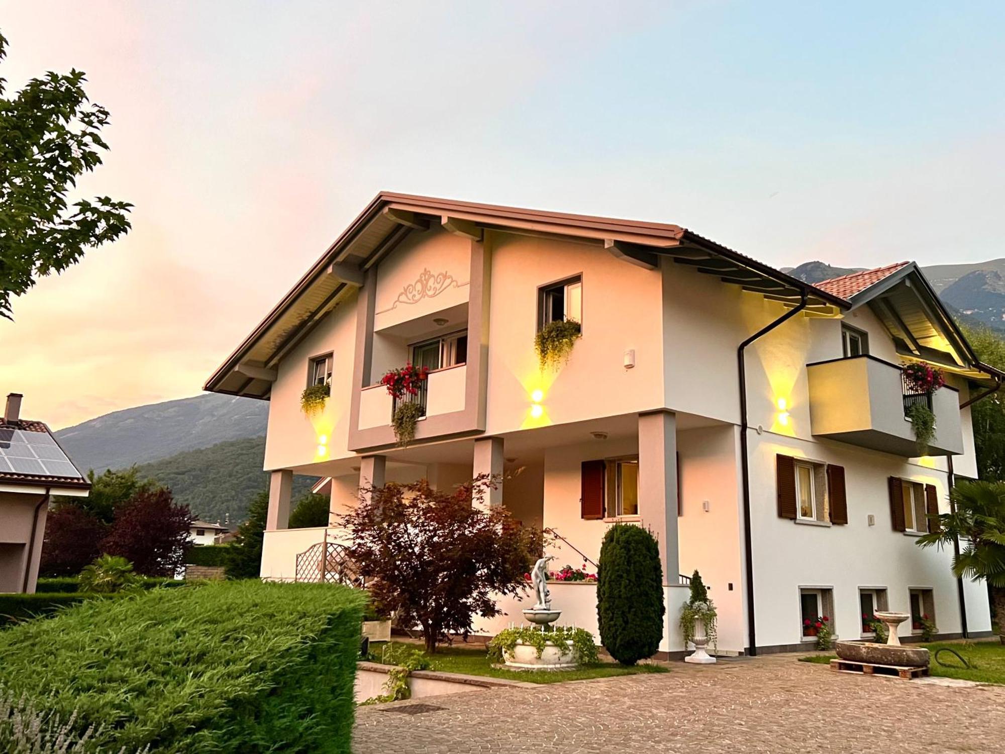 Cavedine La Finestra Sul Giardino - B&B מראה חיצוני תמונה